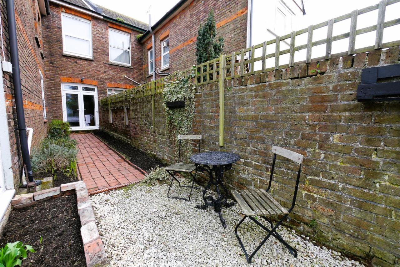 Quirky Spacious Ground Floor Victorian Garden Flat Worthing Eksteriør billede